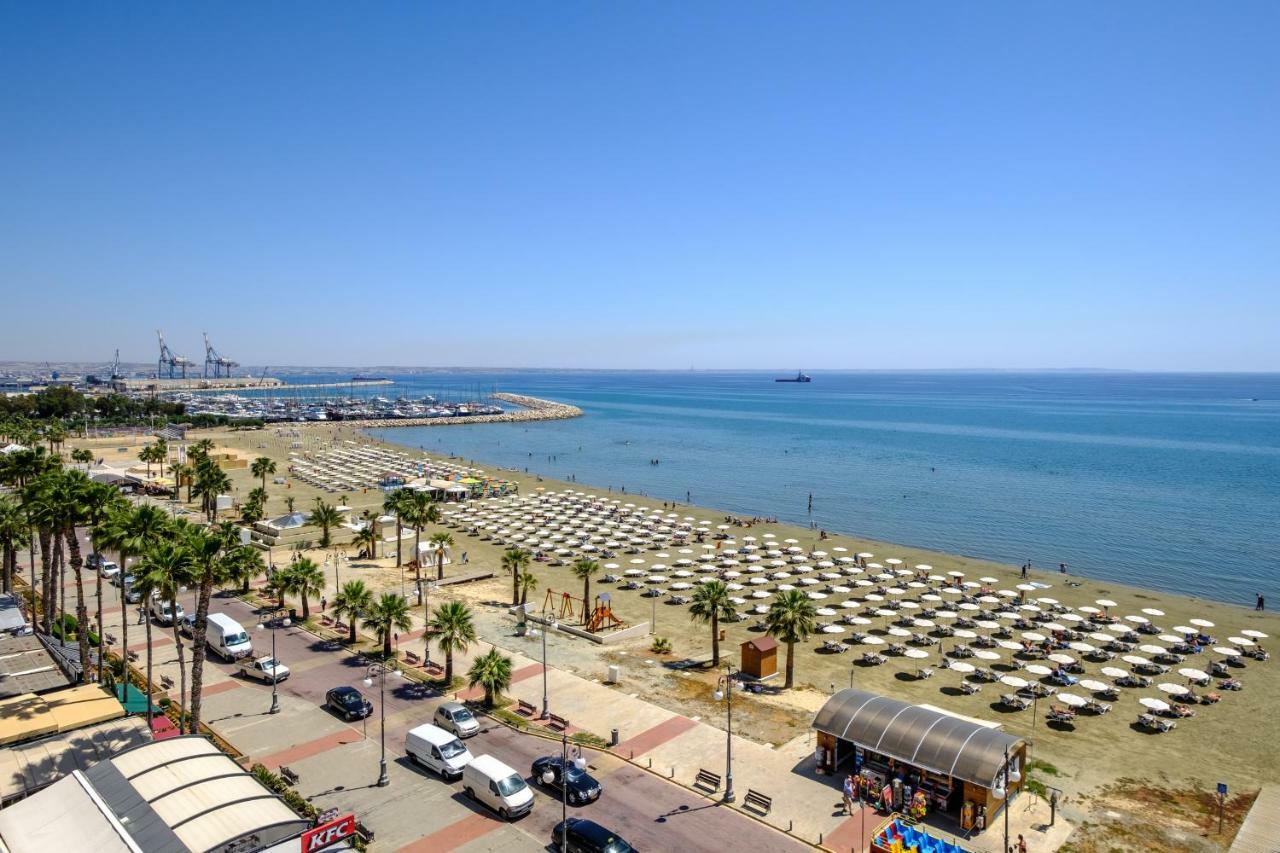 Lazuli Sea View Beachfront- Ap 61 Larnaca Exterior photo